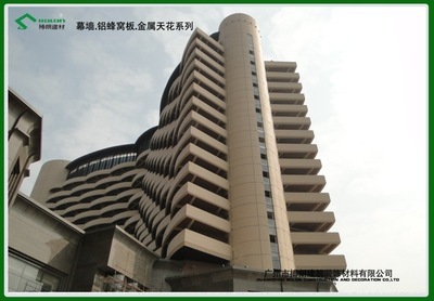 探秘搏朗建材 金屬吊頂與鋁制品的品質(zhì)之選